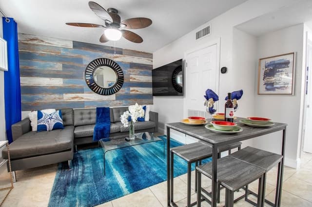 Luxury Condo, 2 Bedrooms, Patio, Garden View