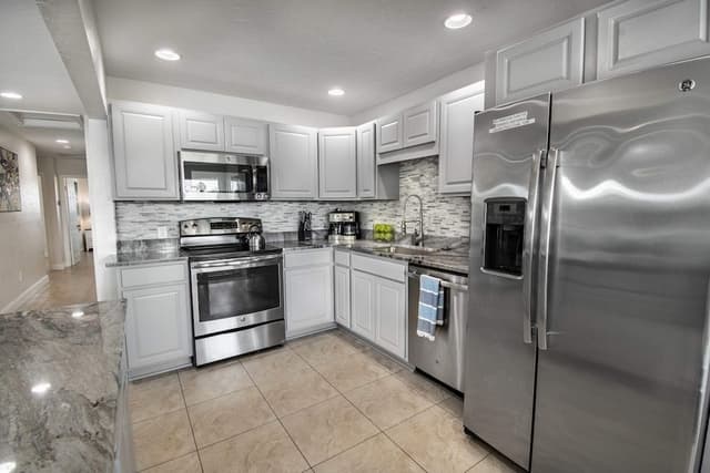 Panoramic Condo, 3 Bedrooms, Harbor View, Overwater
