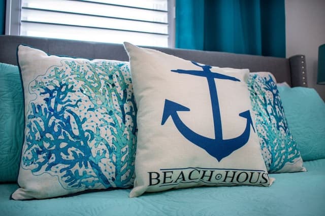 Panoramic Condo, 3 Bedrooms, Harbor View, Overwater