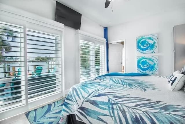 Luxury Condo, 2 Bedrooms, Bay View, Overwater