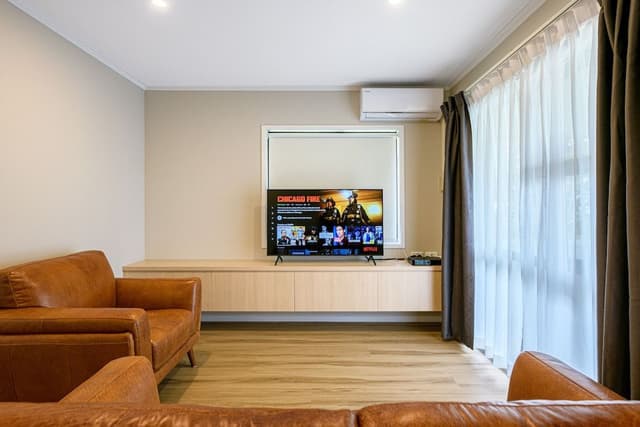 Family Room, 2 Bedrooms, Kitchen