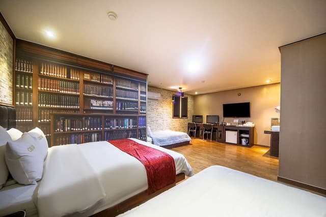 Premium Triple Room