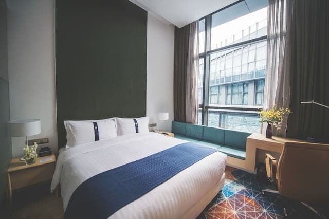 Standard Room, 1 King Bed
