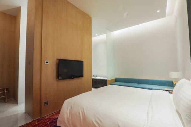 Suite (Additional Living Area)
