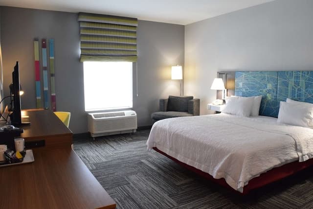 Room, 1 King Bed, Accessible, Non Smoking (Hearing)