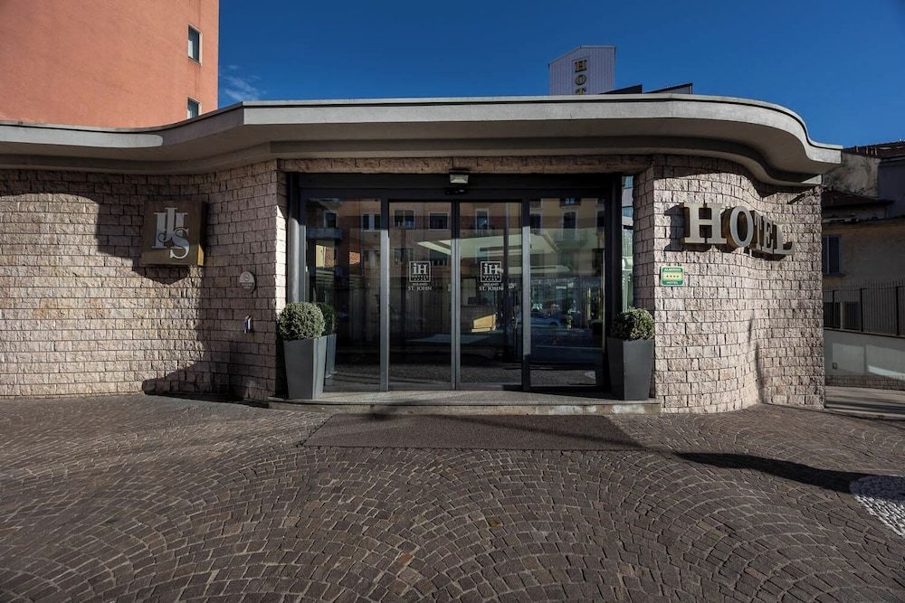iH Hotels Milano St John1