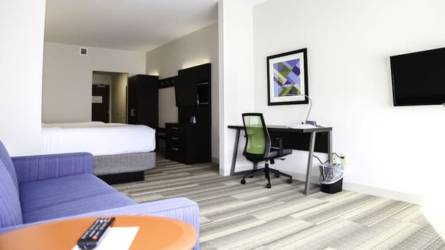 Suite, 2 Queen Beds, Accessible (Mobility, Accessible Tub)