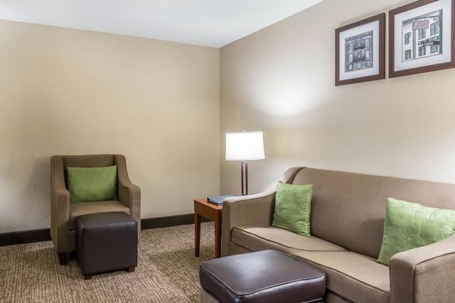 Suite, 2 Queen Beds, Non Smoking