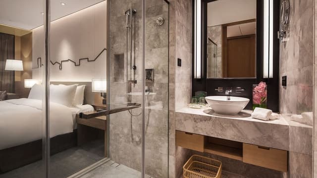 Premium Room, 1 King Bed, Lake View