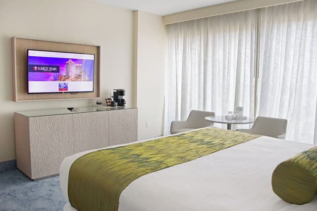 Luxury Room, 1 King Bed