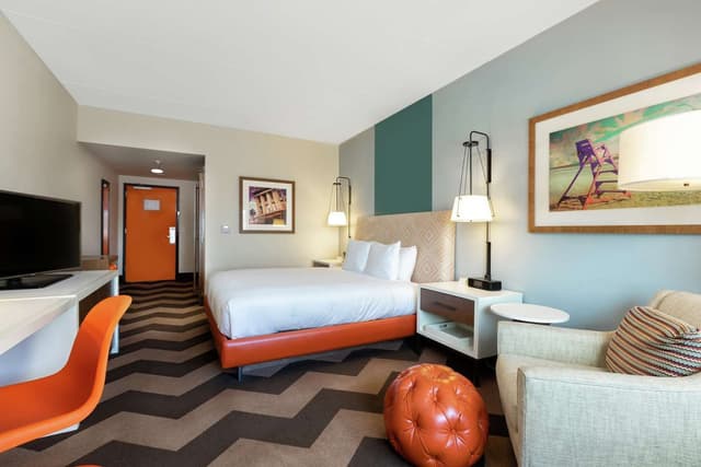 KING BED WITH PRIVATE BALCONY