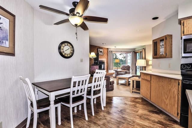 Condo, Multiple Beds, Fireplace, Garden View (Pointe Unit 202)