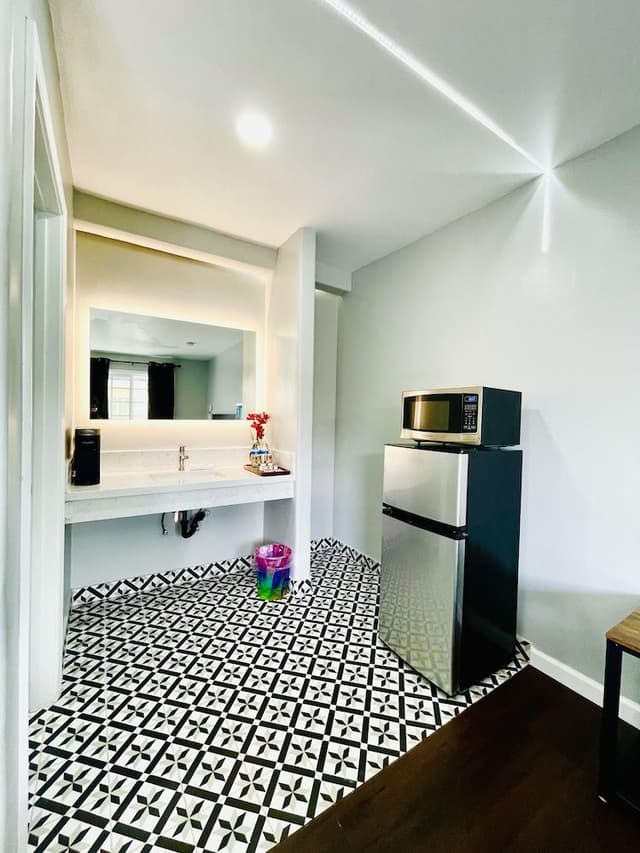 Deluxe Room, 1 Queen Bed
