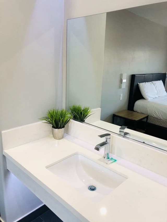 Deluxe Room, 1 Queen Bed
