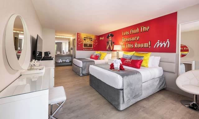 Signature Room, 2 Queen Beds, Non Smoking