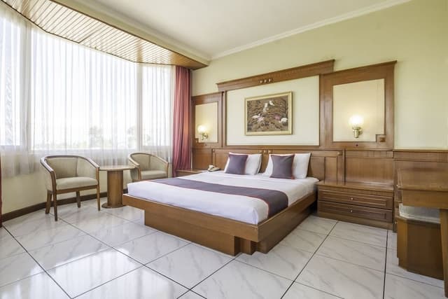 Deluxe Suite
