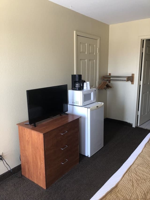 Room, 1 King Bed, Non Smoking