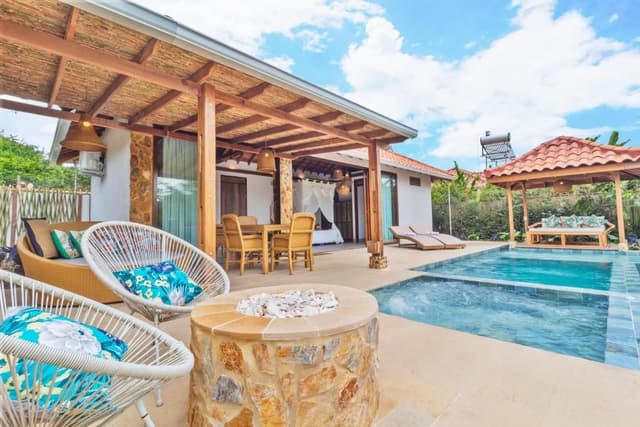 Villa con Piscina Privada