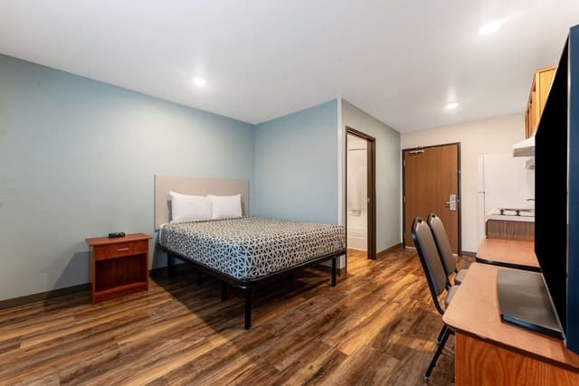 Suite, 1 Queen Bed, Non Smoking