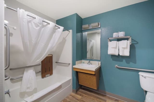 Suite, 1 Queen Bed, Accessible, Non Smoking