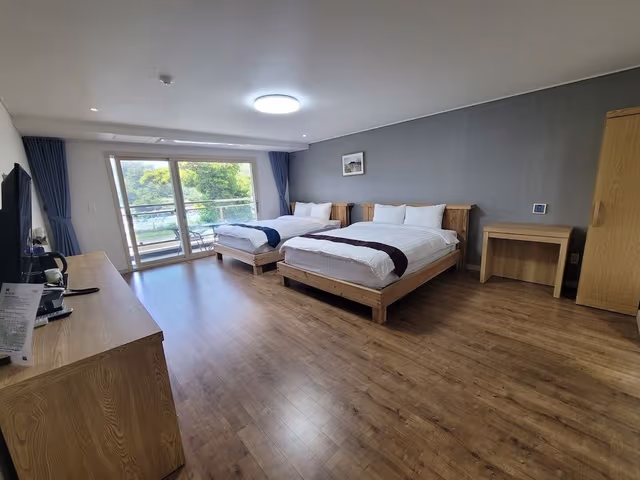 Deluxe Twin Room, Partial Ocean View (A)