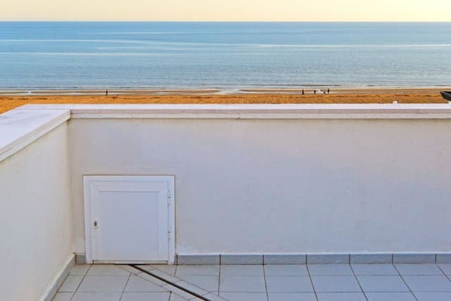 Duplex, 3 Bedrooms (CX)