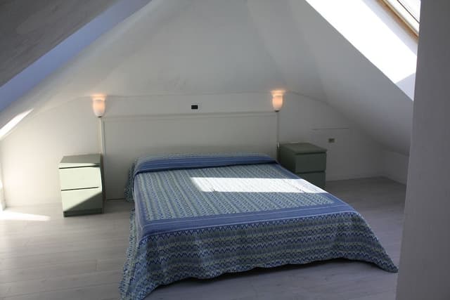 Duplex, 3 Bedrooms (CX)