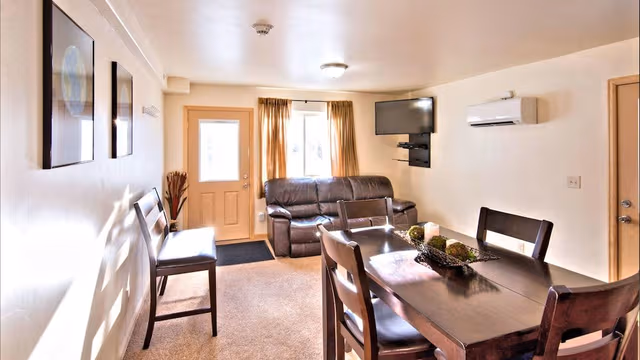 Romantic 1- Bedroom Condo with Full Kitchen
