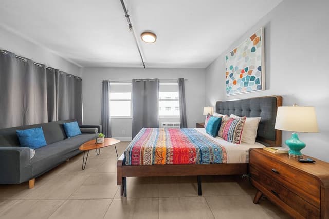 Superior Queen Studio w Kitchen & Sofa Bed