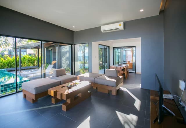 Grand Premier Beachfront Pool Villa