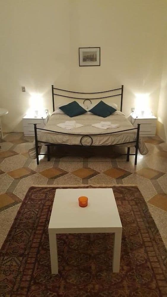 Deluxe Quadruple Room, 2 Bedrooms, Bathtub