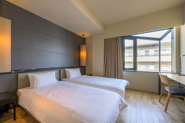 401 - 3 Bedrooms