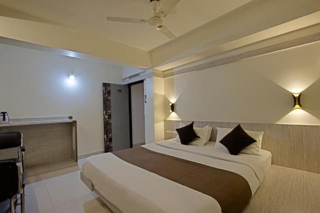 Deluxe Double Room Non AC