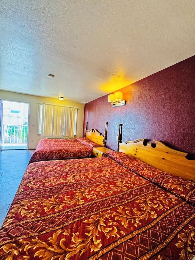 Standard Room, 2 King Beds