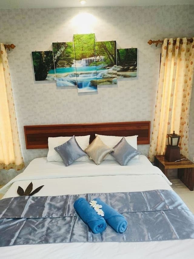 Superior Room, Pool View