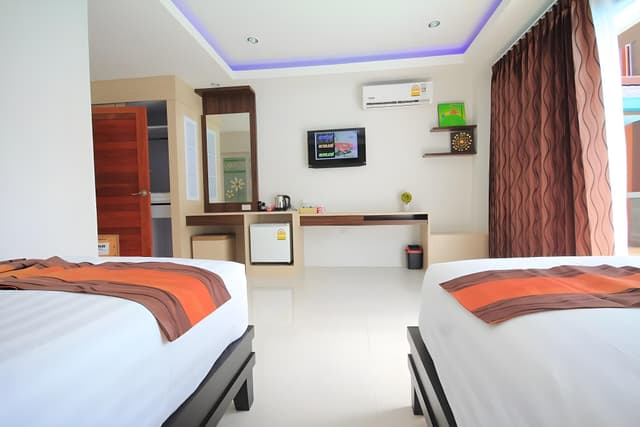 Superior Pool Access Twin Bed