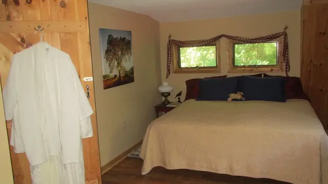 Room, Private Bathroom (The Appalachian Room)