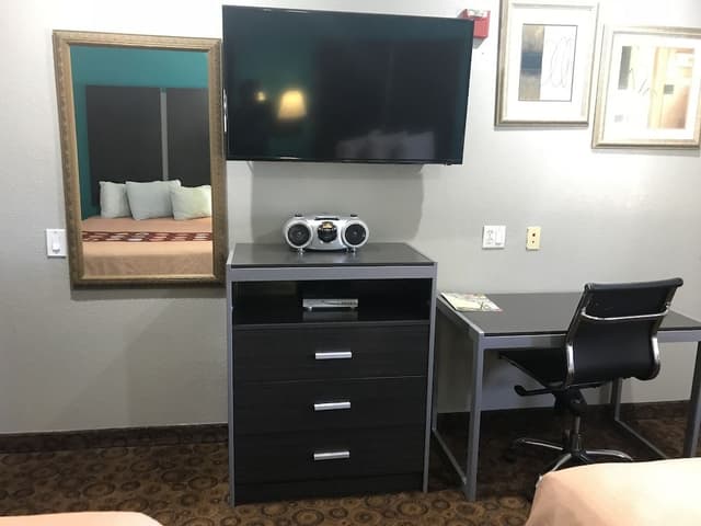 Deluxe Room, 1 King Bed, Smoking