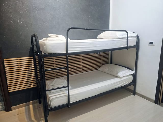 Classic Twin Room, Private Bathroom