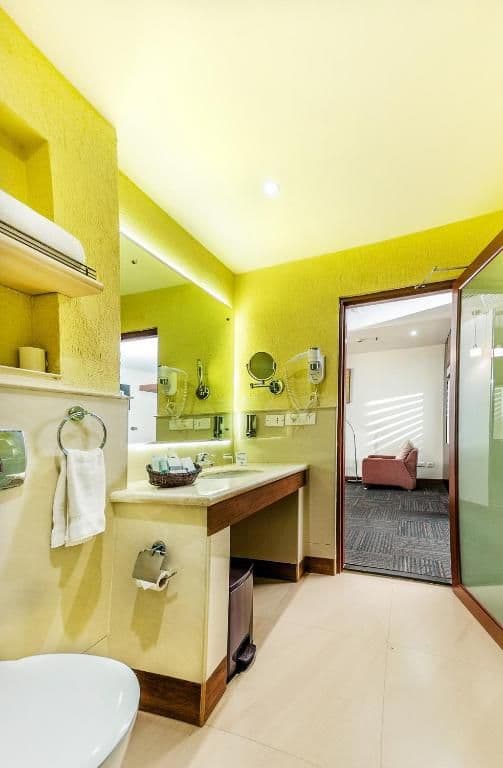 Deluxe king room with complimentary airport transfers