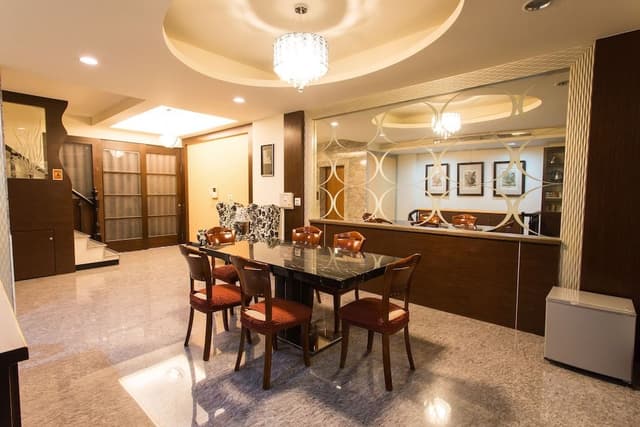 Family 2 Rooms 6 Persons