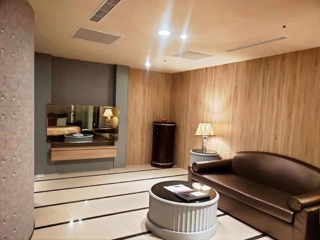 Business Double Room(Check-in time:18:00, Public Parking)