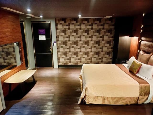 Business Double Room(Check-in time:18:00, Public Parking)