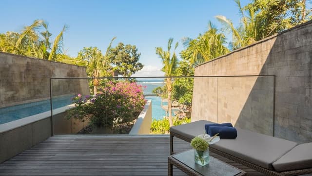 Heavenly Ocean View Pool Suite - 1 King Bed With Butler Service