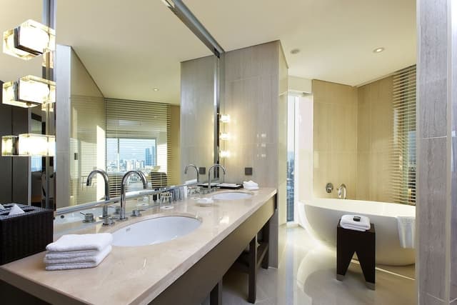 Salon Suite