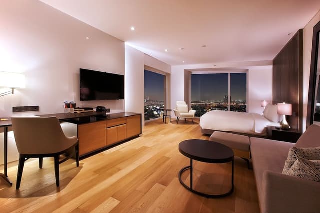 Salon Suite