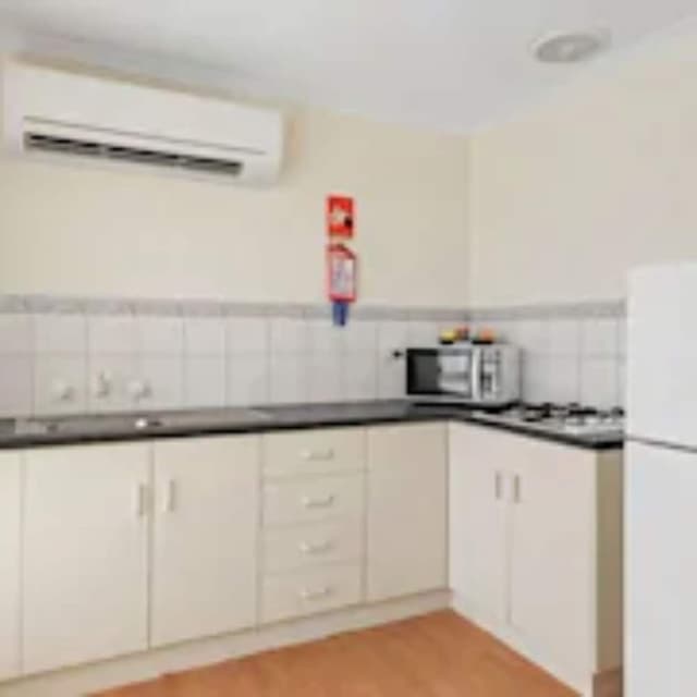 Standard 2 Bedroom Cabin - Sleeps 4