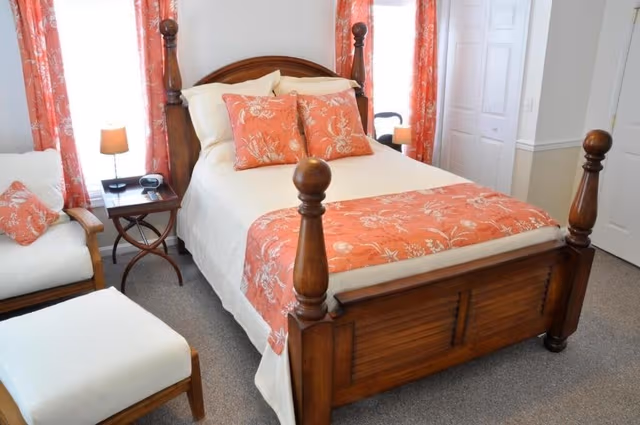 Basic Room, 1 Queen Bed