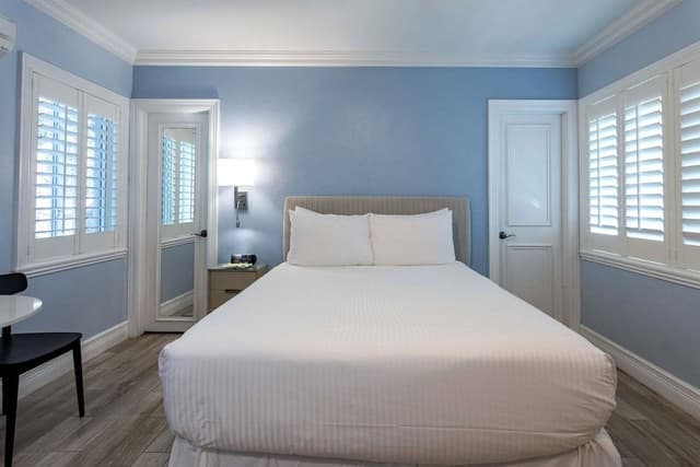 Studio, 1 Queen Bed, Kitchenette