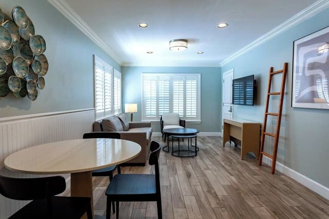Suite, 1 Bedroom, Kitchen